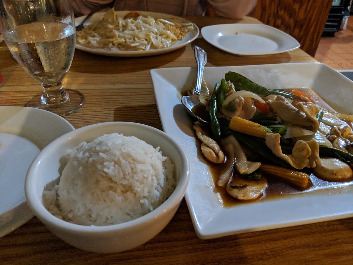 Basil Thai Cuisine Photos 2